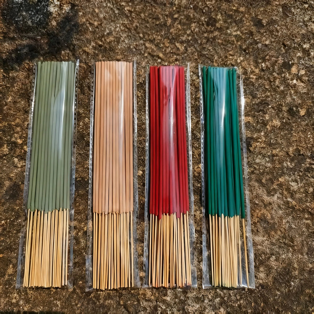 80/200/400Pcs Colored Bamboo Incense Sticks Peruvian Palo Santo White Sage Lemongrass Dragon Blood Combination Set 22Cm/8.66In Suitable for Yoga and Meditation Suitable for Home Bedroom Courtyard Study Tea Room Office Hotel K