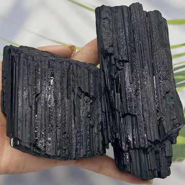 17.64oz Large Natural Black Tourmaline Raw Stone Unpolished Unique Mineral Natural Stone for Healing or Home Decoration