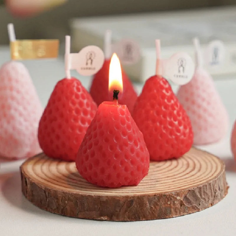 4/6/9PCS Strawberry Shaped Scented Candles Gift Box Handmade Realistic Fruit Scented Aromatherapy Mini Candles Home Decor Gifts
