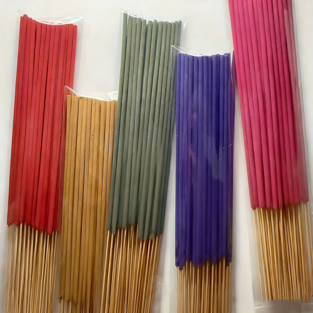 5 Scents Bamboo Stick Incense 125/255/377/500 Sticks Combination Set, Including Jasmine, Lavender, Rose, Dragon's Blood, and Ocean, Suitable for Home Air Purification, Aromatherapy, Yoga, Office, Tea Room, Wellness Center, Fr