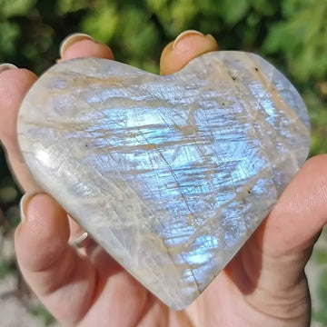 Blue Flash Moonstone Heart Crystal Healing Protection Meditation Gift Spiritual Energy Love Fertility Palm Stone Pocket Gemstone