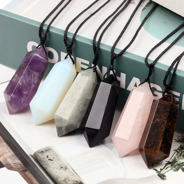 Natural Quartz Reiki Healing Pendulum,for Dowsing Spiritual Divination Cone Crystal Quartz Pendulos Small Size Necklace Jewelry