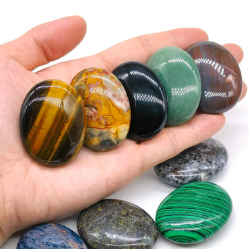 45x35mm Natural Crystal Pocket Palm Stone Energy Gemstone Reiki Quartz Gemstone stress and anxiety therapy Home Decoration Gift