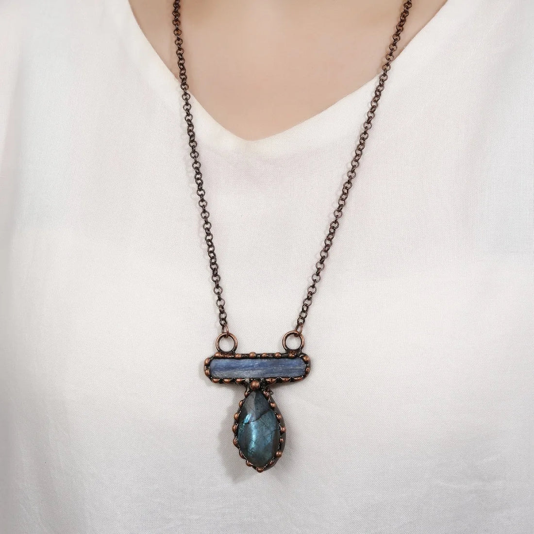 Vintage Real Blue Labradorite Crystal Quartz Pendant Natural Gem Stone Long Necklace for Women Men Gothic Bronze Jewelry x371